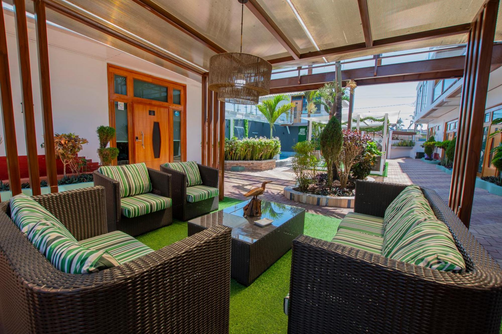 Blue Marlin Galapagos, Hotel & Spa プエルト・バケリソ・モレノ エクステリア 写真