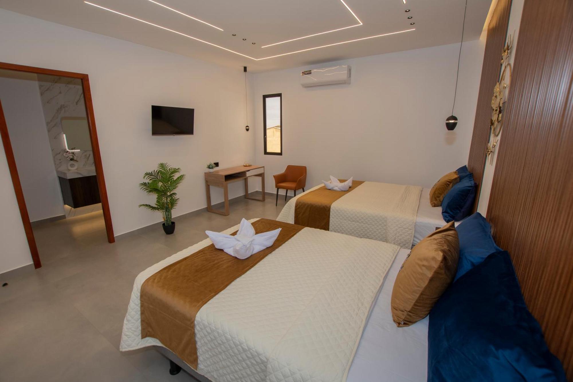 Blue Marlin Galapagos, Hotel & Spa プエルト・バケリソ・モレノ エクステリア 写真